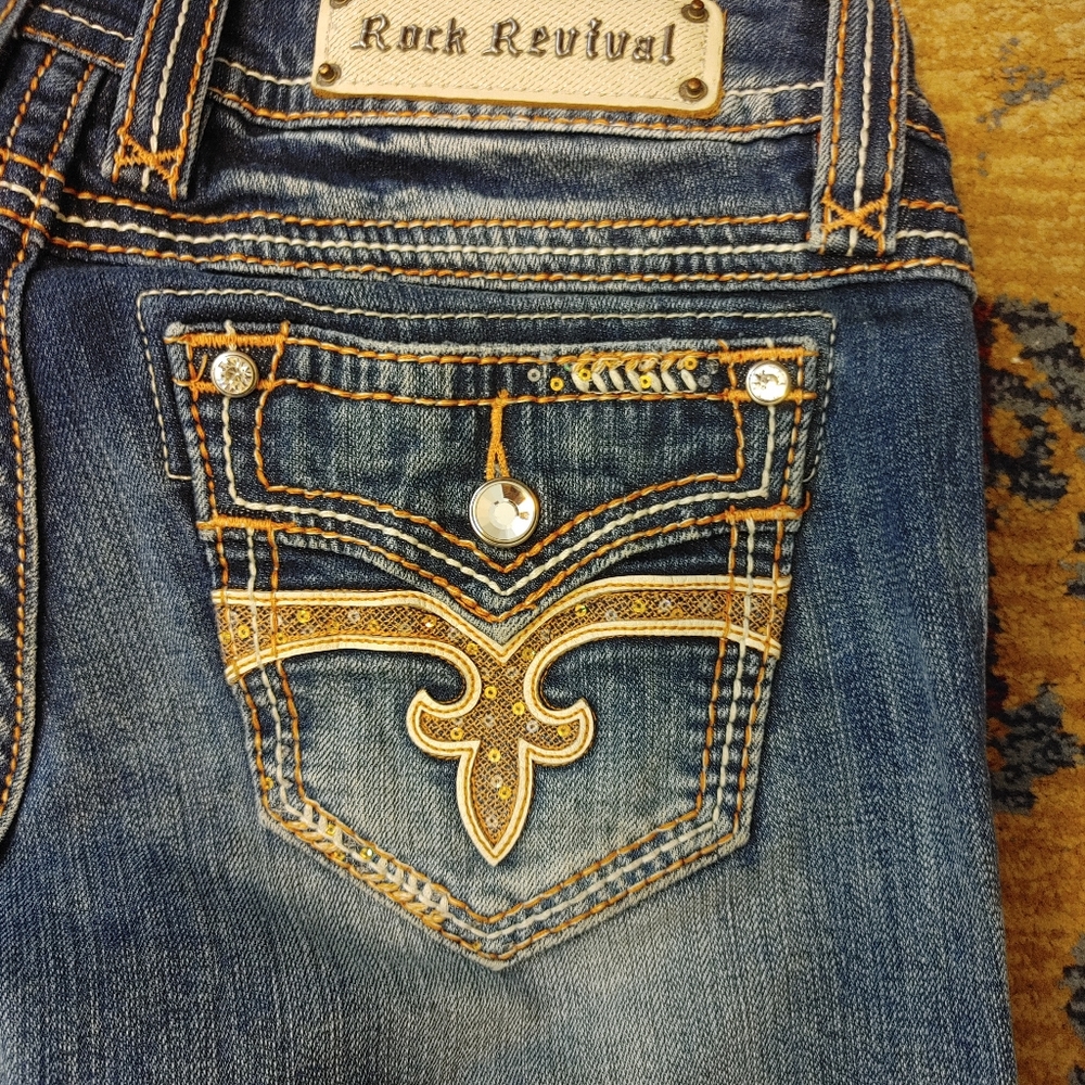 NWOT Ladies Rock Revival Easy Crop Jeans Size 29